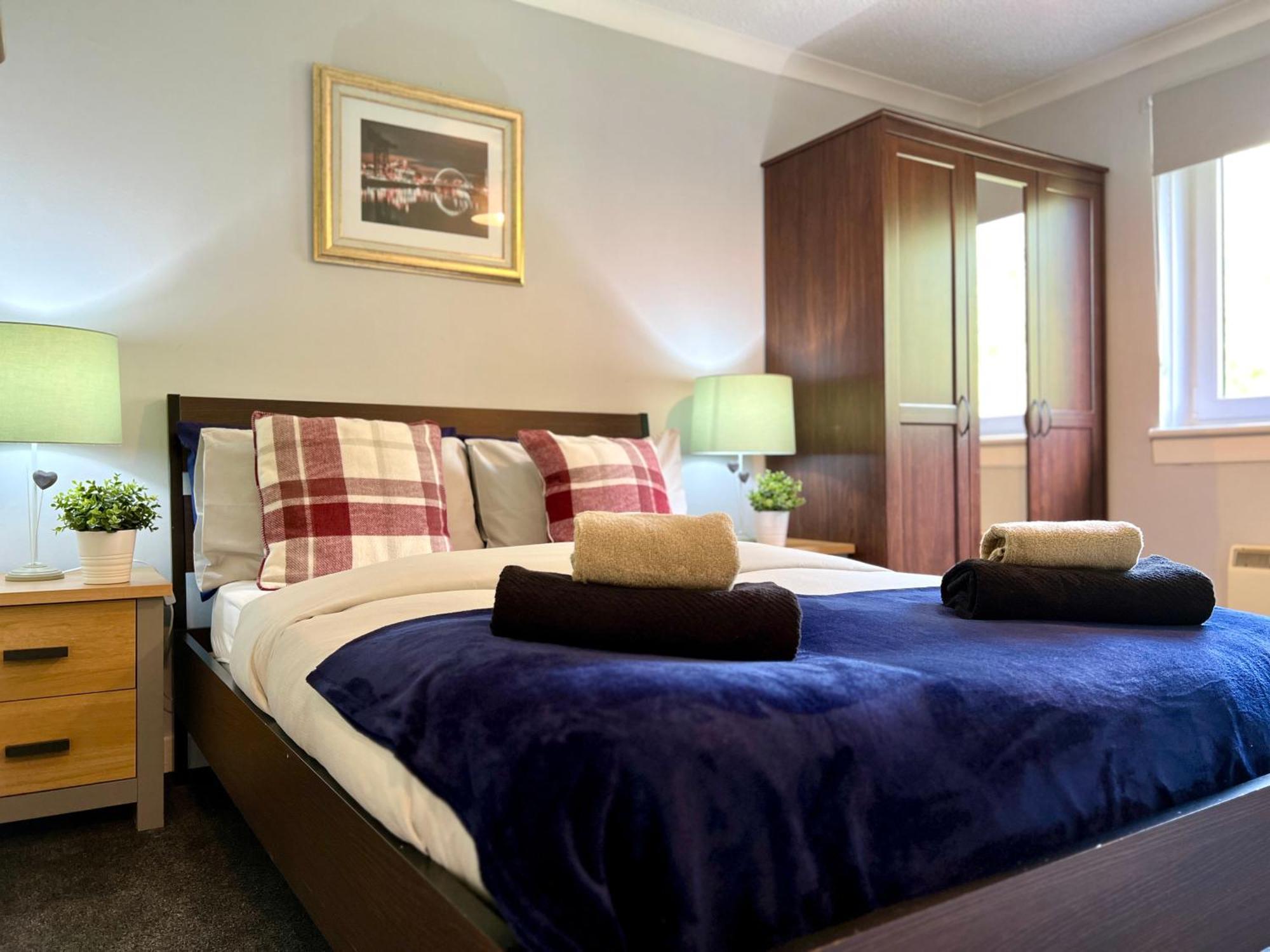 Spacious 2 Bed-Flat In Glasgow City - Free Parking Buitenkant foto