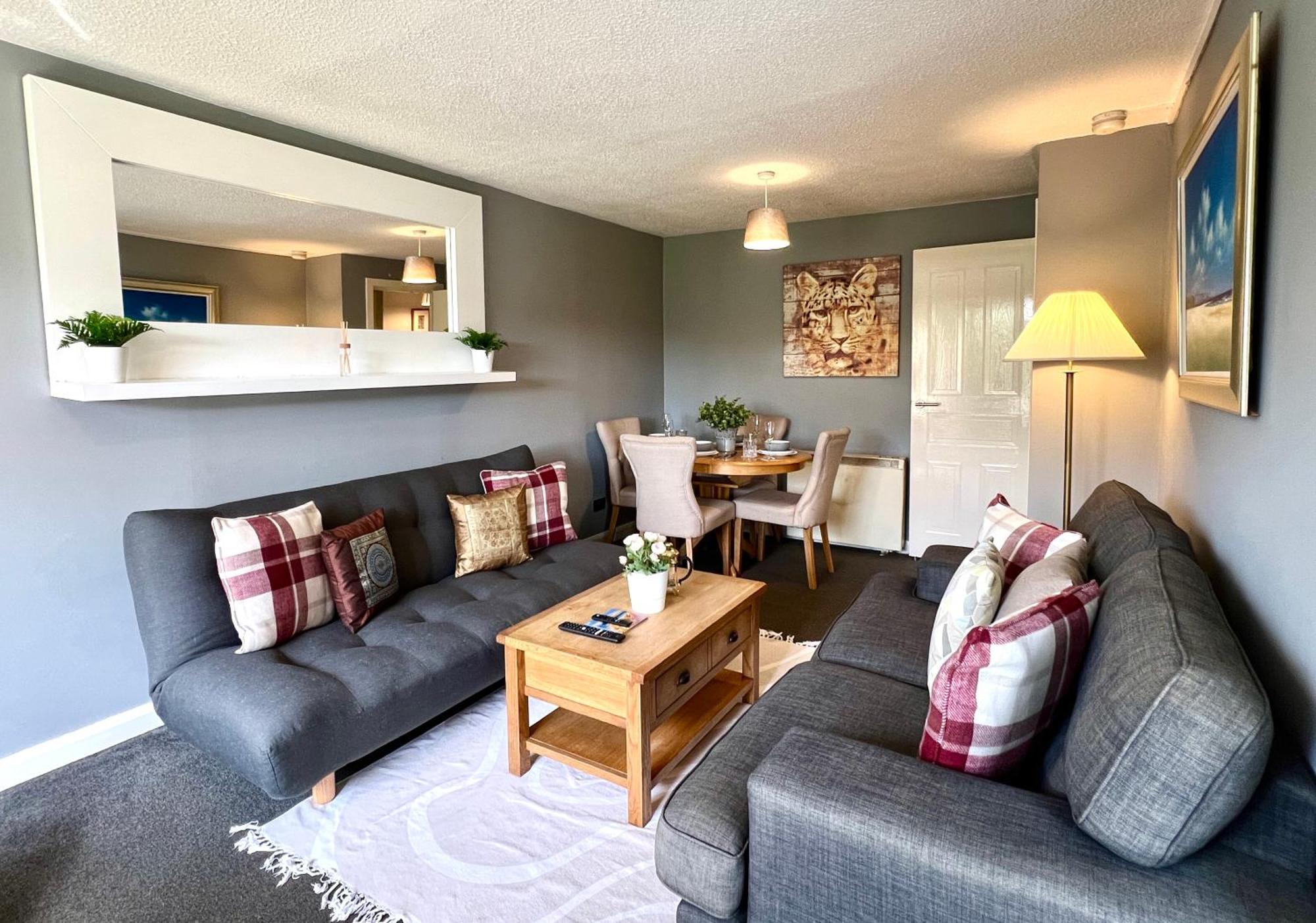 Spacious 2 Bed-Flat In Glasgow City - Free Parking Buitenkant foto