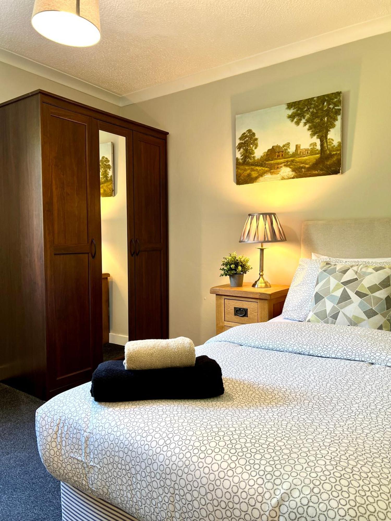 Spacious 2 Bed-Flat In Glasgow City - Free Parking Buitenkant foto