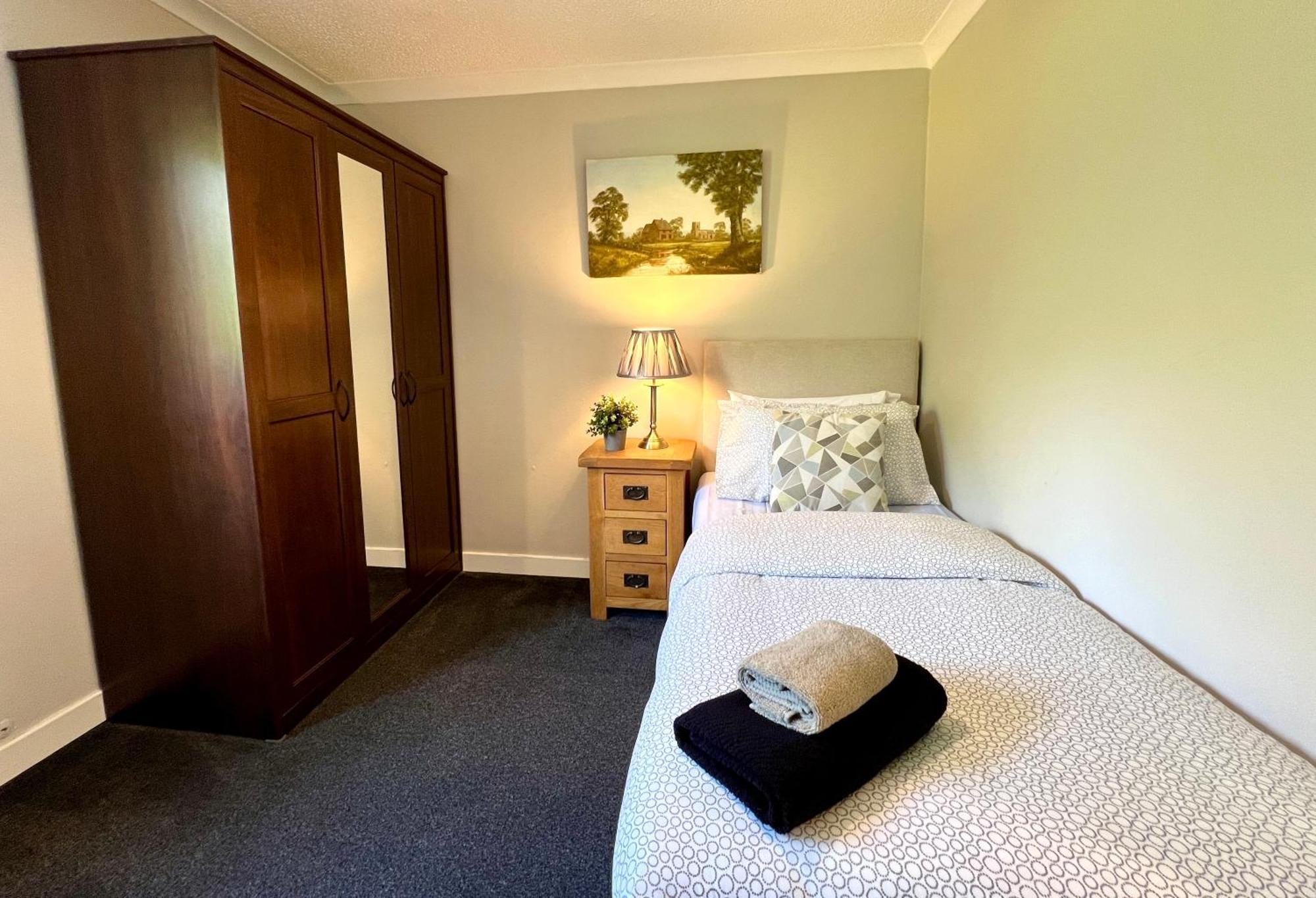 Spacious 2 Bed-Flat In Glasgow City - Free Parking Buitenkant foto