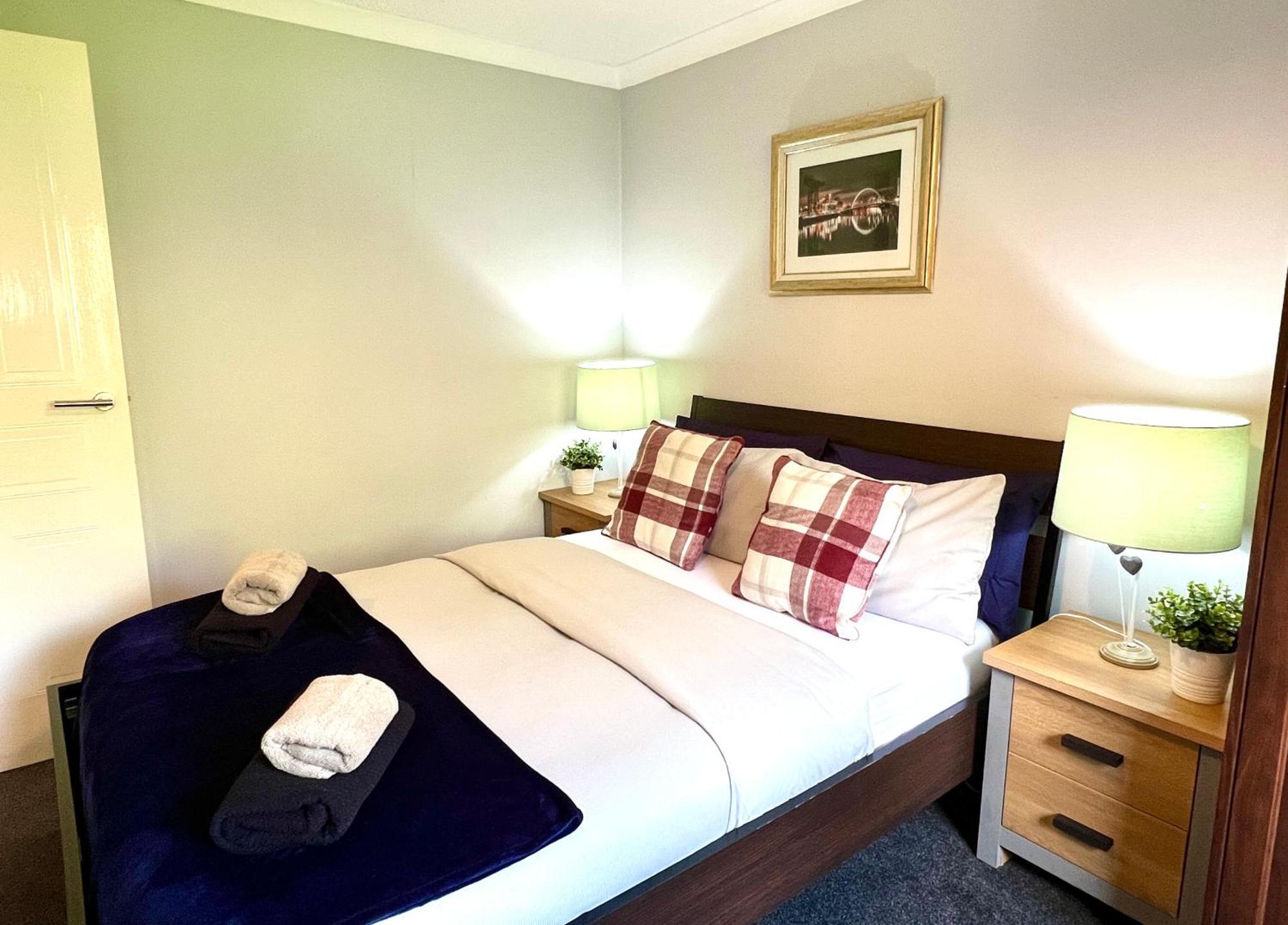 Spacious 2 Bed-Flat In Glasgow City - Free Parking Buitenkant foto