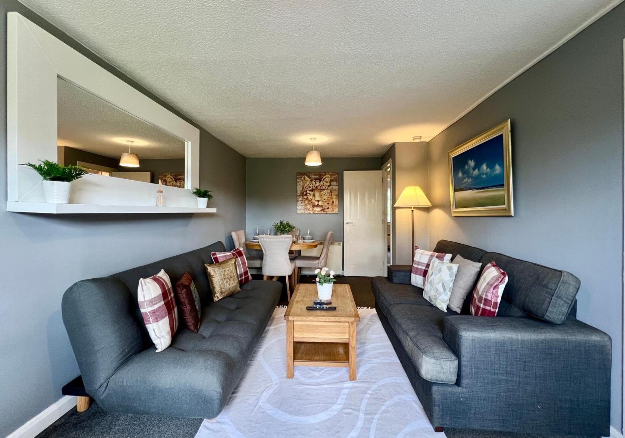 Spacious 2 Bed-Flat In Glasgow City - Free Parking Buitenkant foto