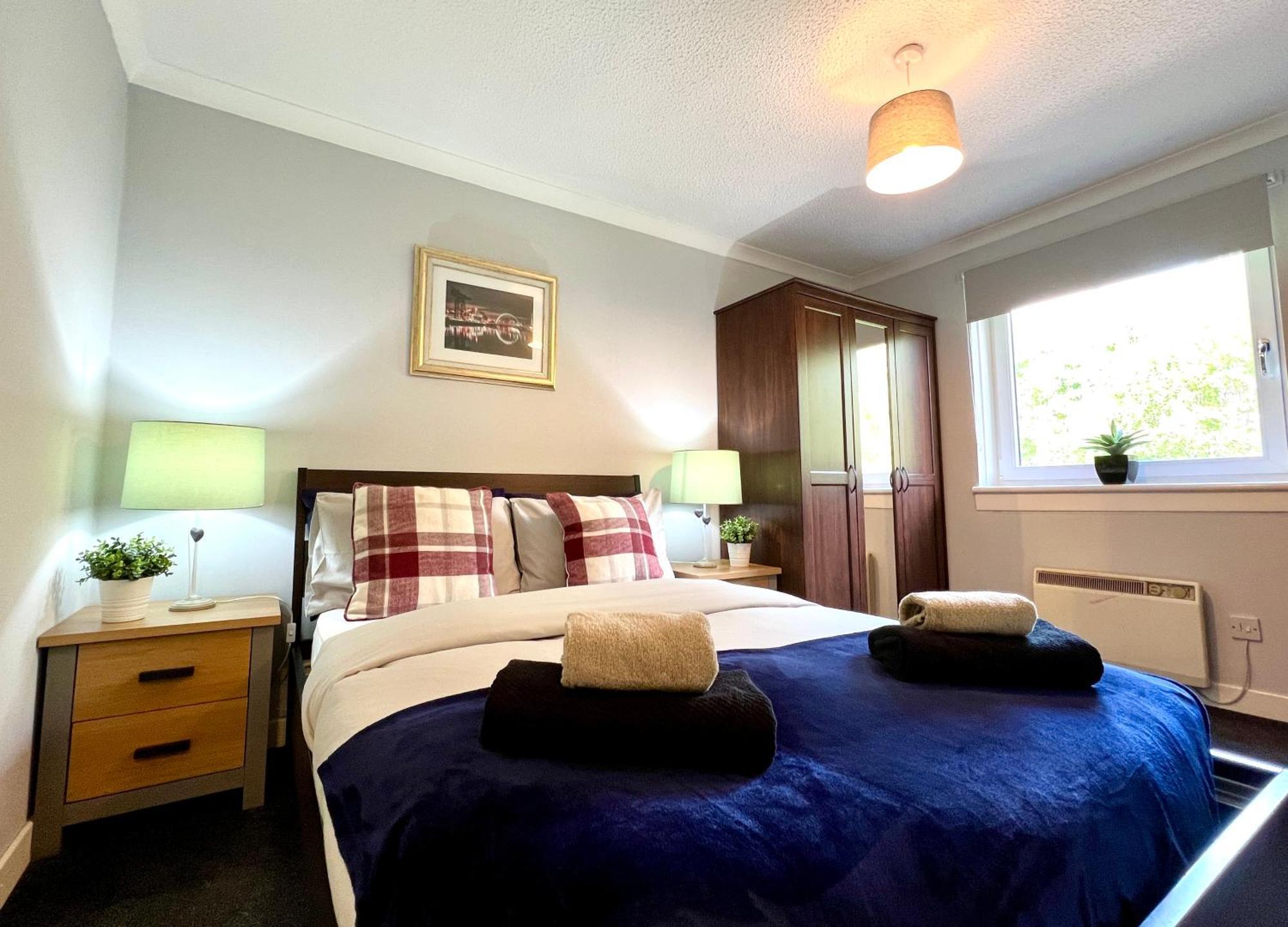 Spacious 2 Bed-Flat In Glasgow City - Free Parking Buitenkant foto