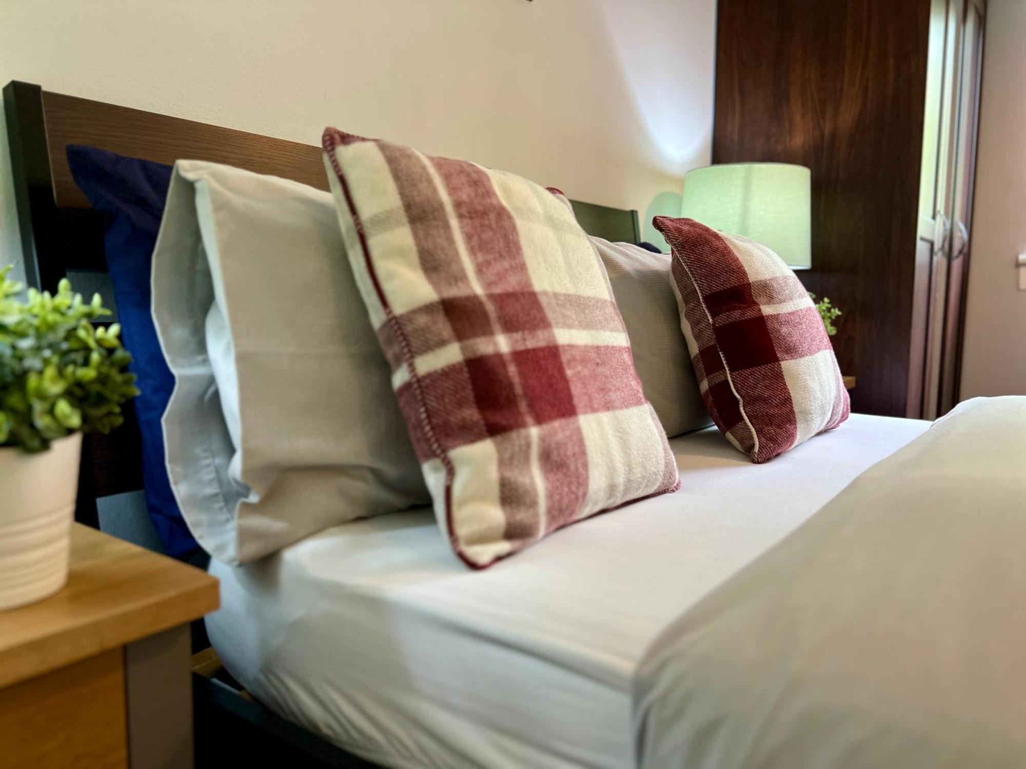 Spacious 2 Bed-Flat In Glasgow City - Free Parking Buitenkant foto