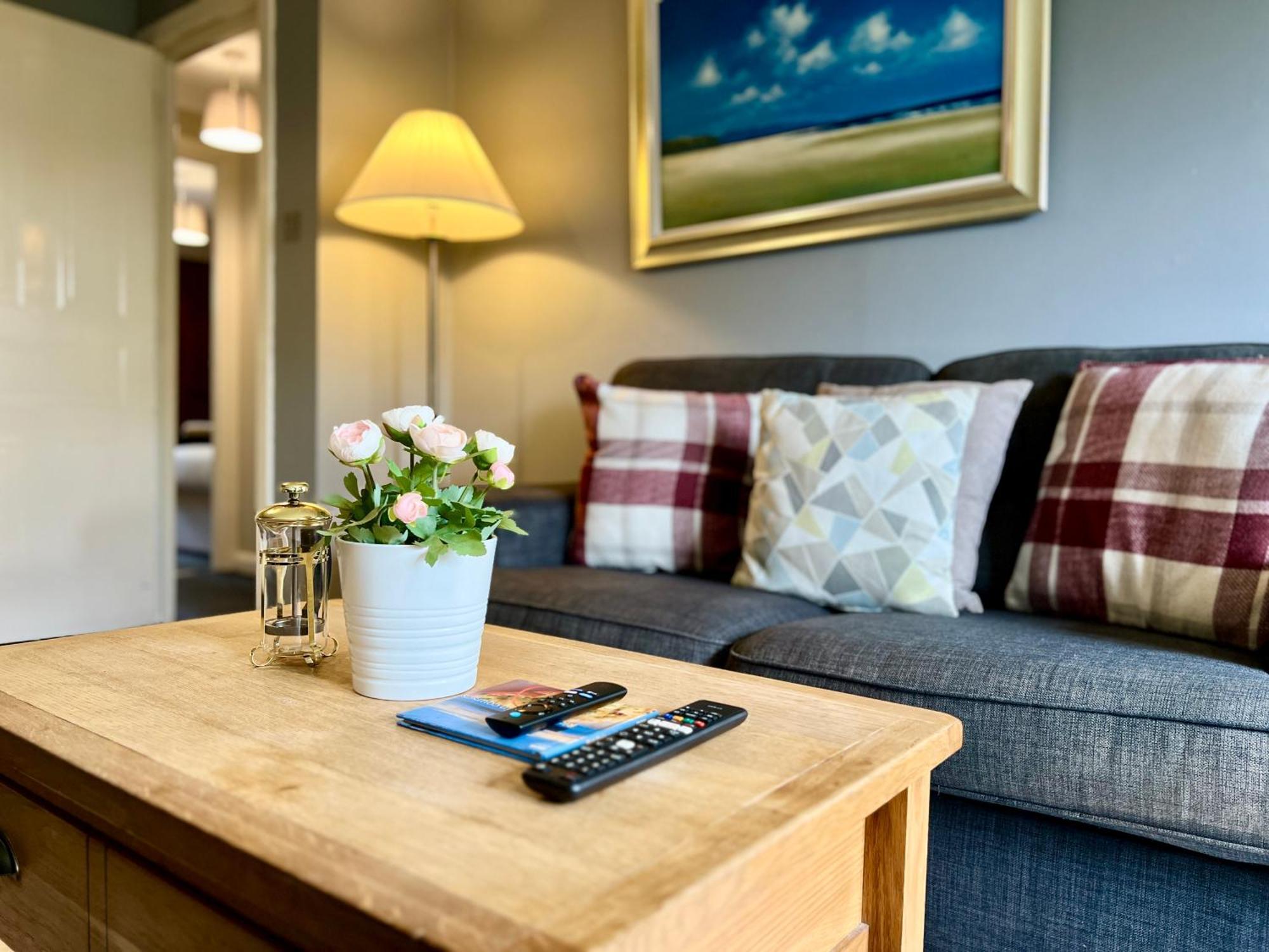 Spacious 2 Bed-Flat In Glasgow City - Free Parking Buitenkant foto