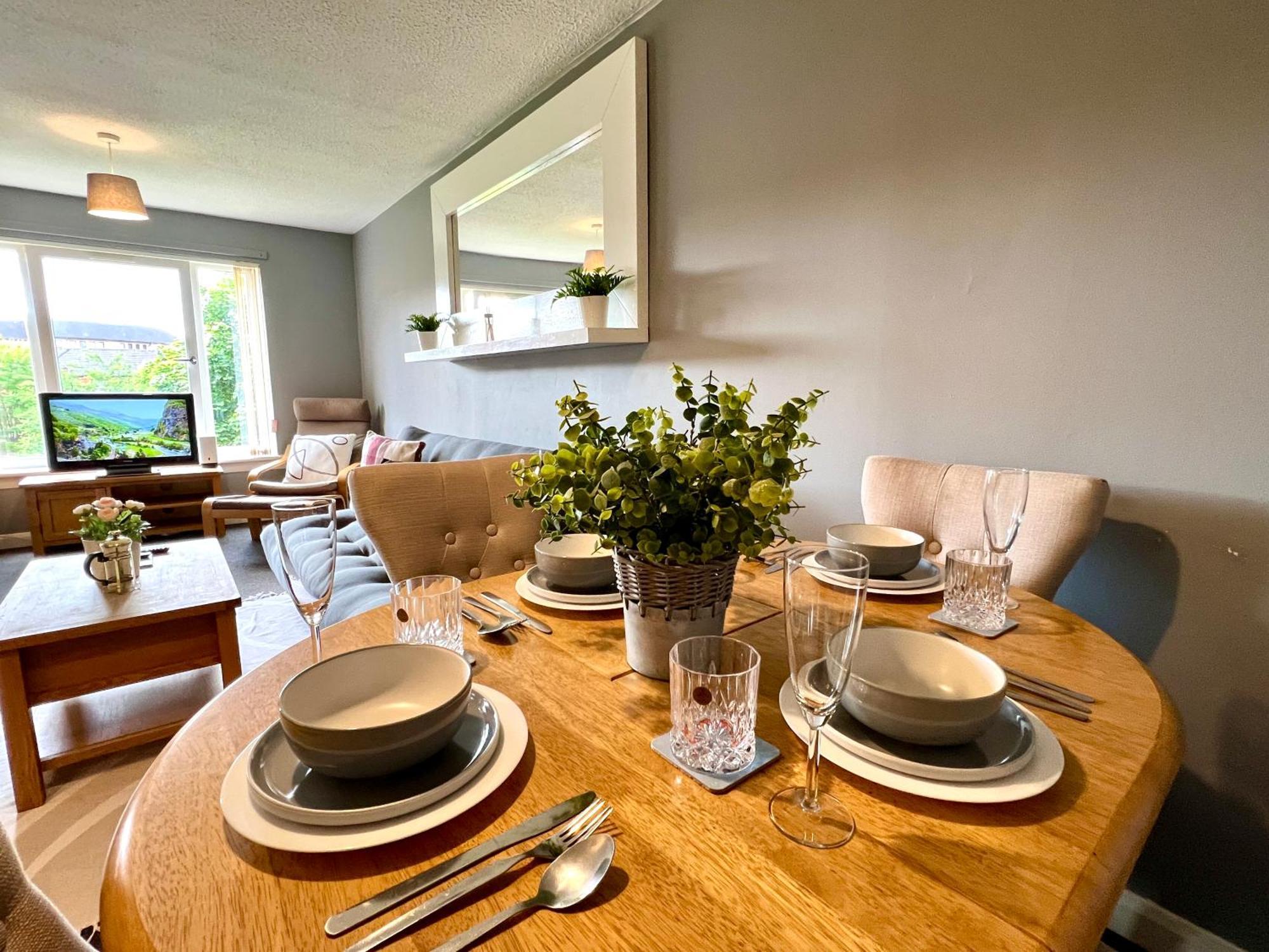 Spacious 2 Bed-Flat In Glasgow City - Free Parking Buitenkant foto