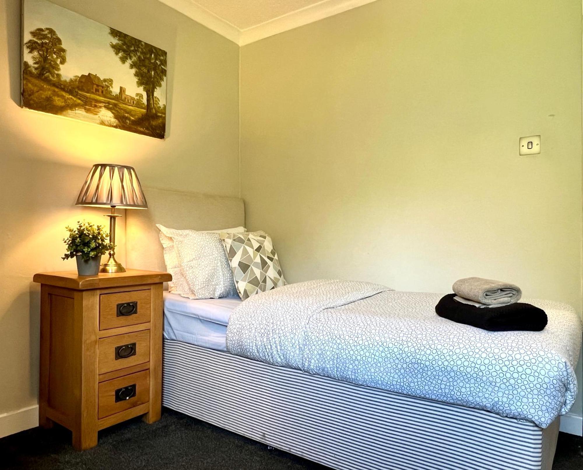 Spacious 2 Bed-Flat In Glasgow City - Free Parking Buitenkant foto